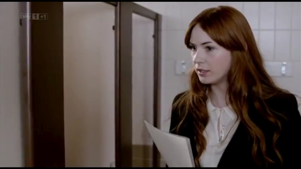 ATouchofCloth_3x01_TooClothforComfortPartOne_0056.jpg