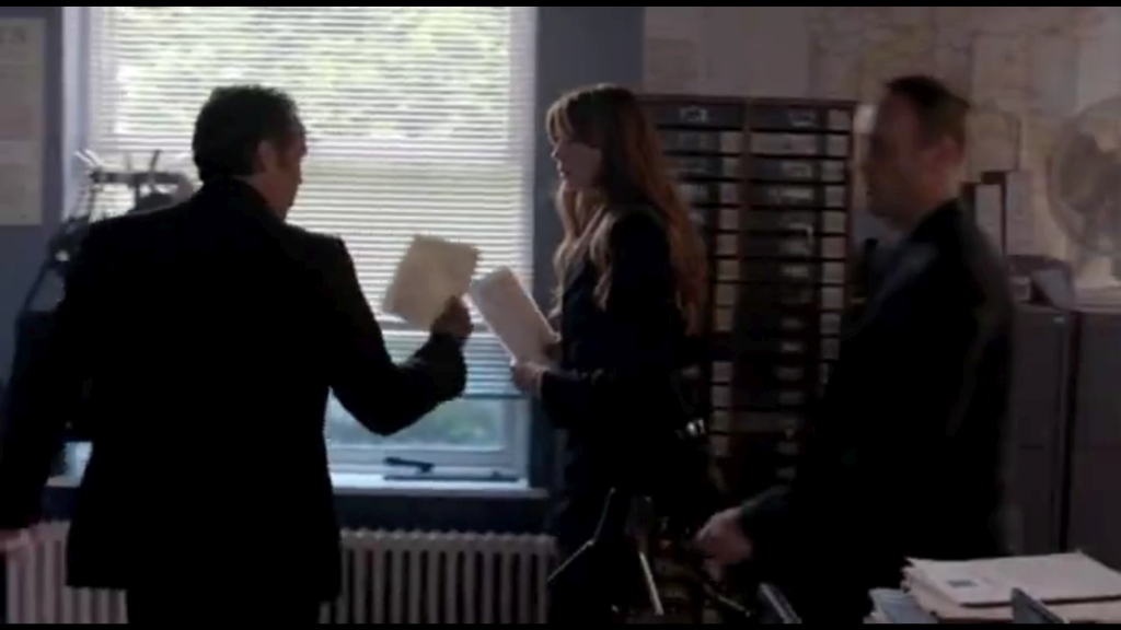 ATouchofCloth_3x01_TooClothforComfortPartOne_0094.jpg
