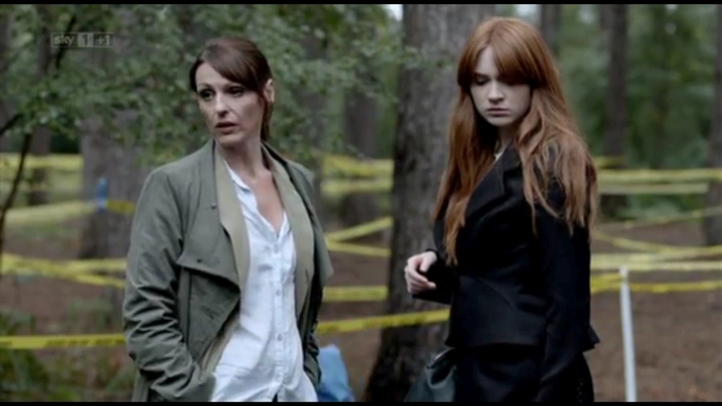 ATouchofCloth_3x01_TooClothforComfortPartOne_0125.jpg
