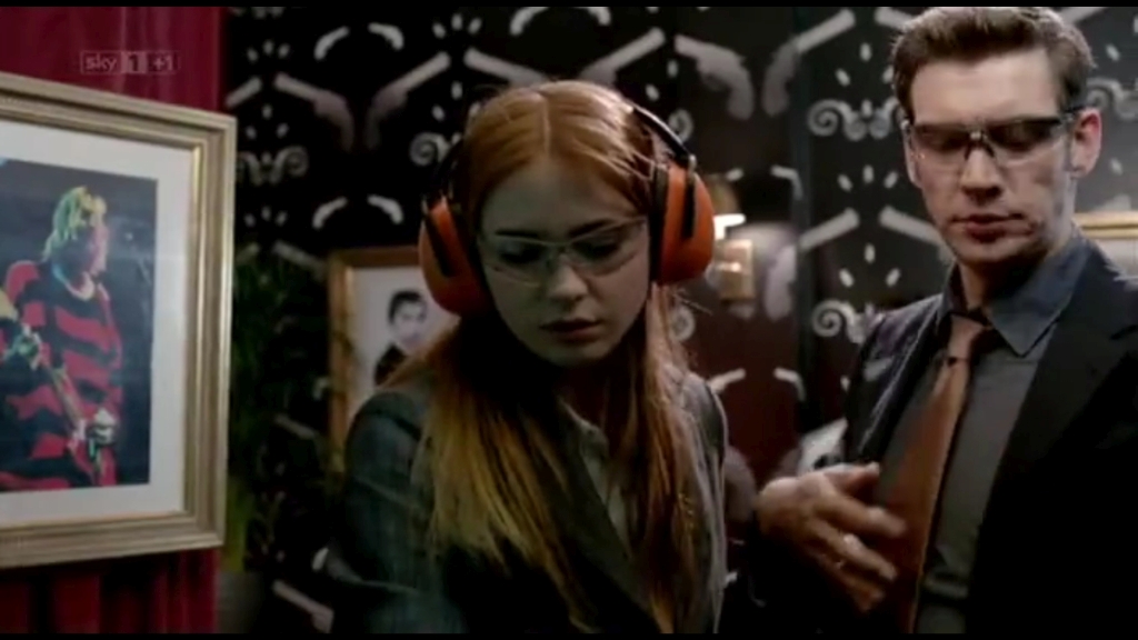 ATouchofCloth_3x01_TooClothforComfortPartOne_0236.jpg