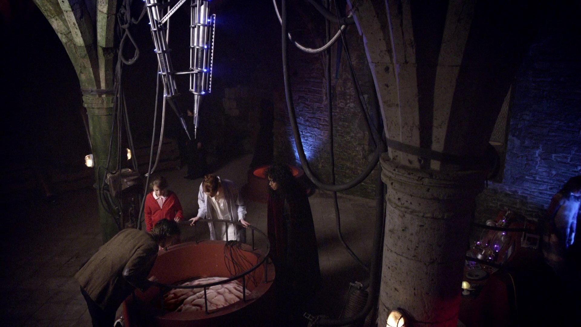 DoctorWho_5x02_TheBeastBelow_0354.jpg