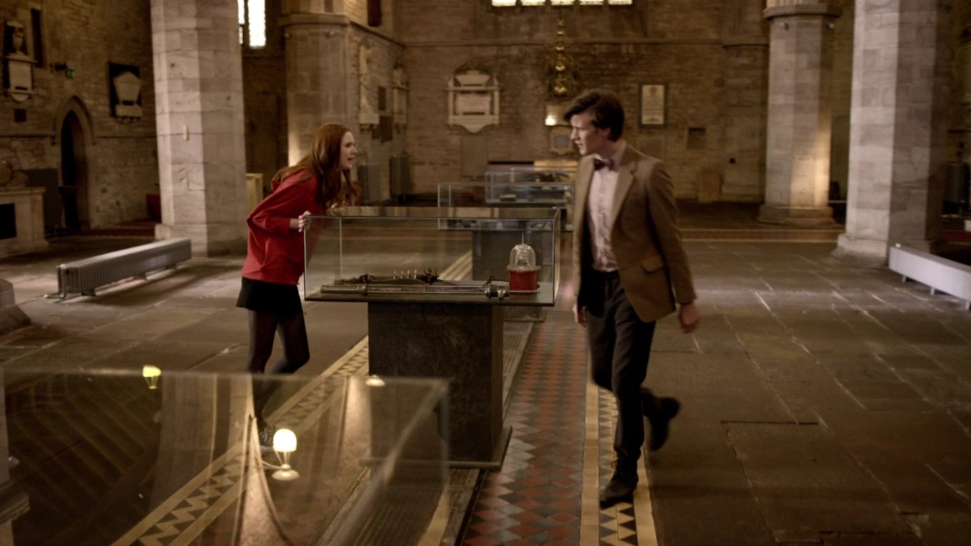 DoctorWho_5x04_TheTimeofAngels_0002.jpg