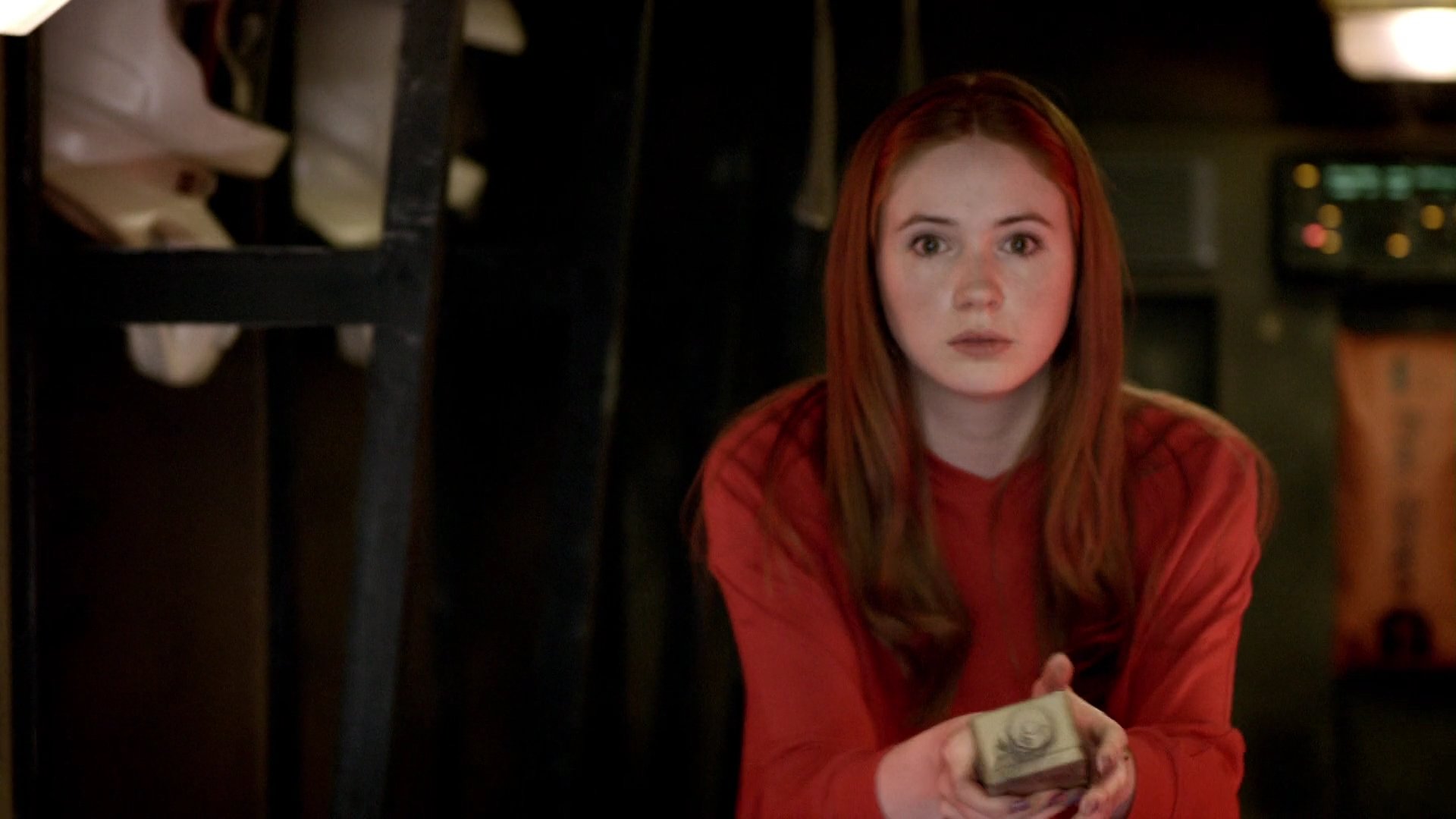 DoctorWho_5x04_TheTimeofAngels_0203.jpg