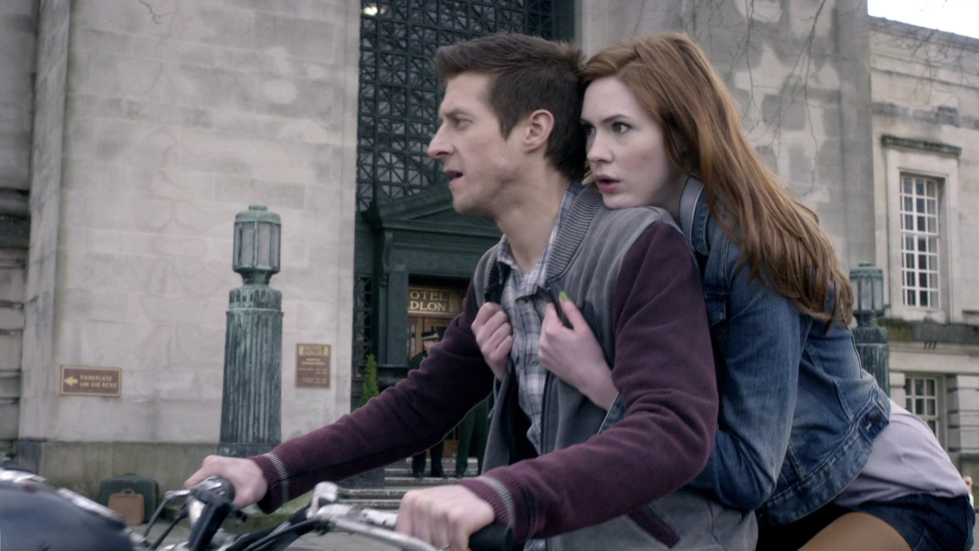 DoctorWho_6x08LetsKillHitler_0290.jpg