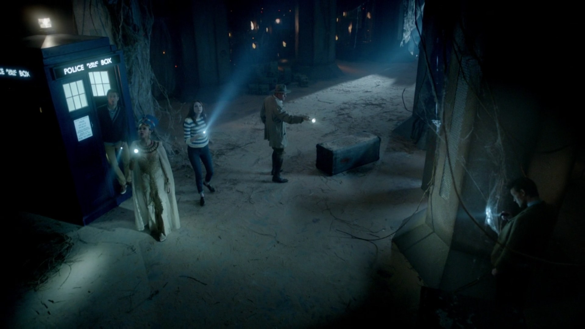 DoctorWho_7x02DinosaursonaSpaceship_0028.jpg