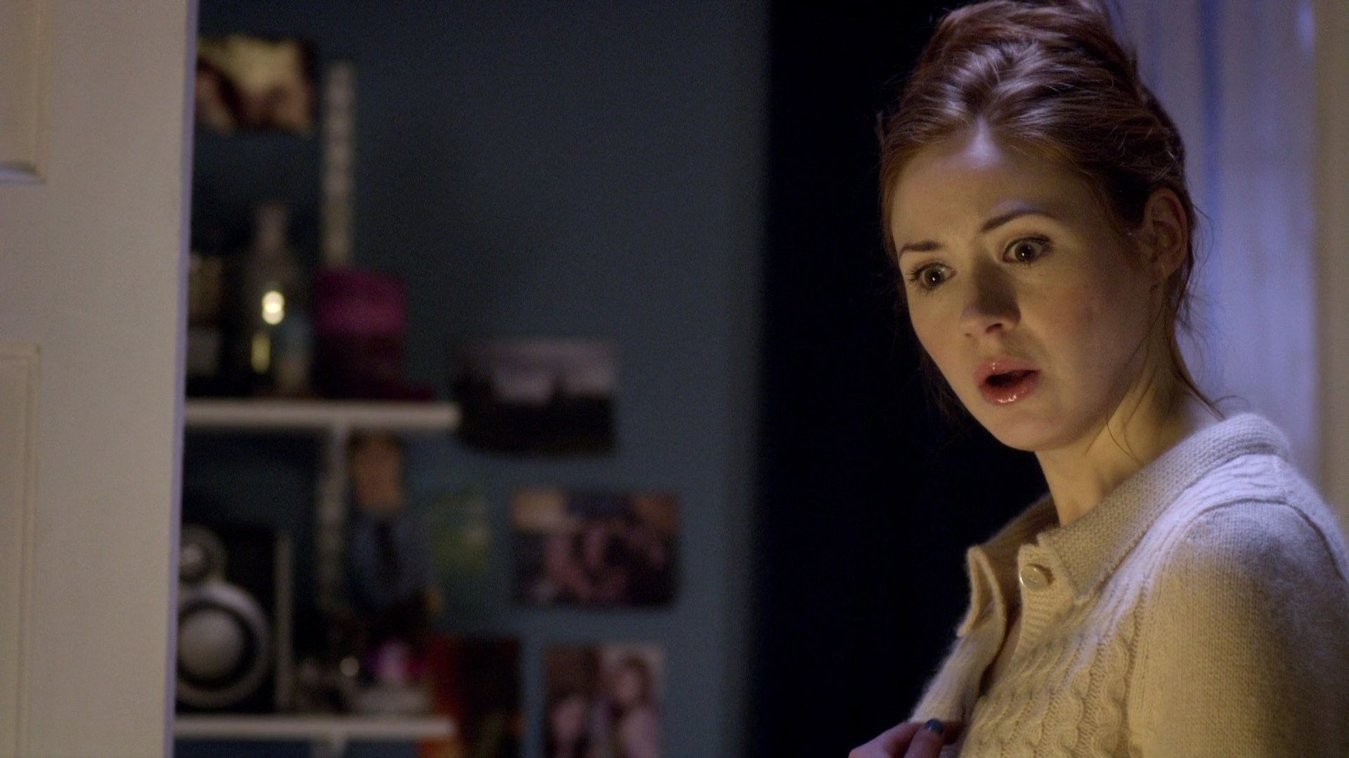 DoctorWho_6x08LetsKillHitler_0093.jpg