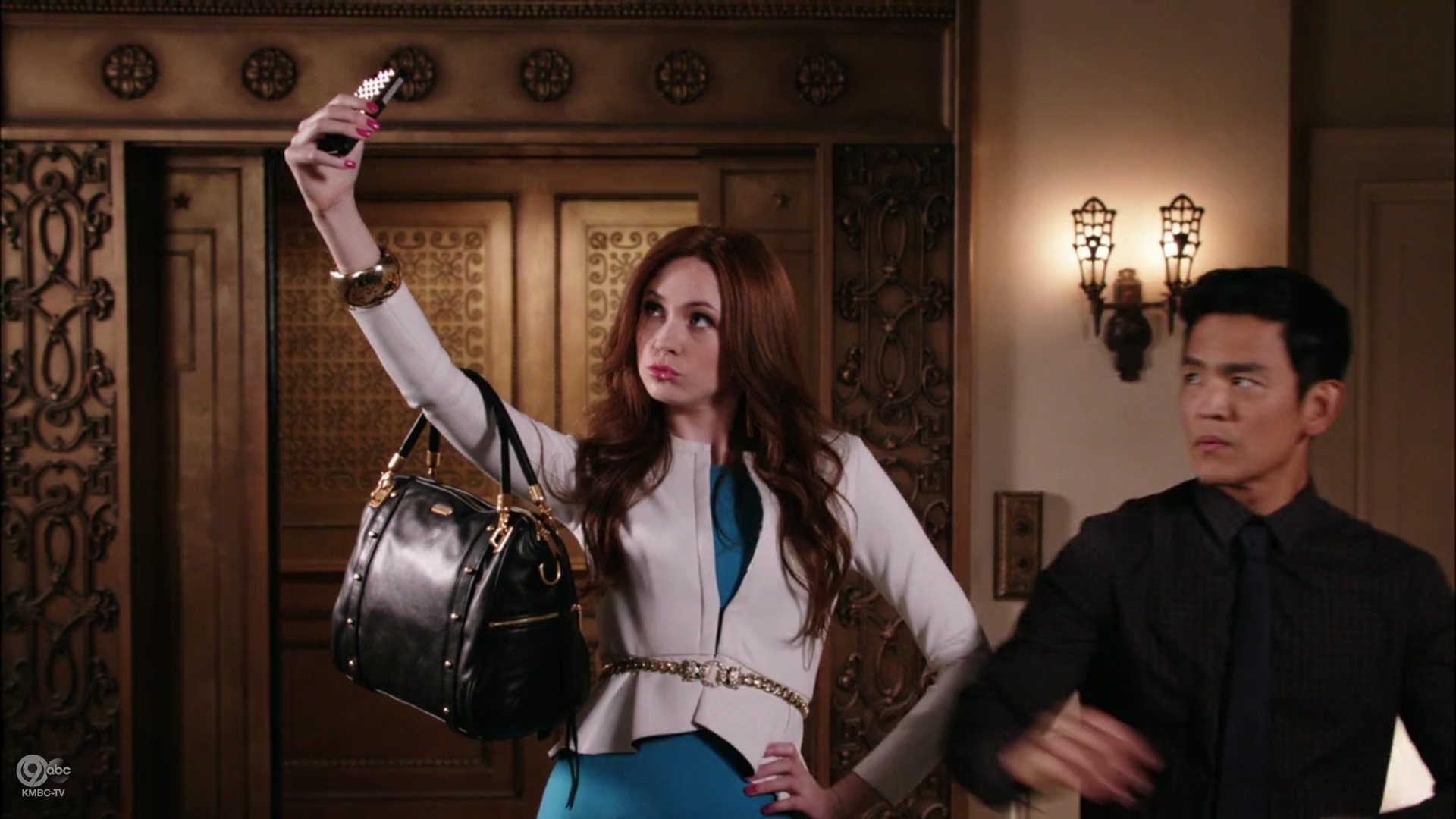 Selfie_1x04_NuggetofWisdom_0017.jpg Selfie_1x04_NuggetofWisdom_0017.jpg