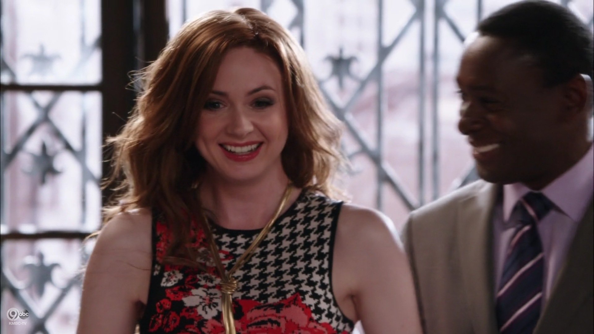 Selfie_1x04_NuggetofWisdom_0497.jpg Selfie_1x04_NuggetofWisdom_0497.jpg